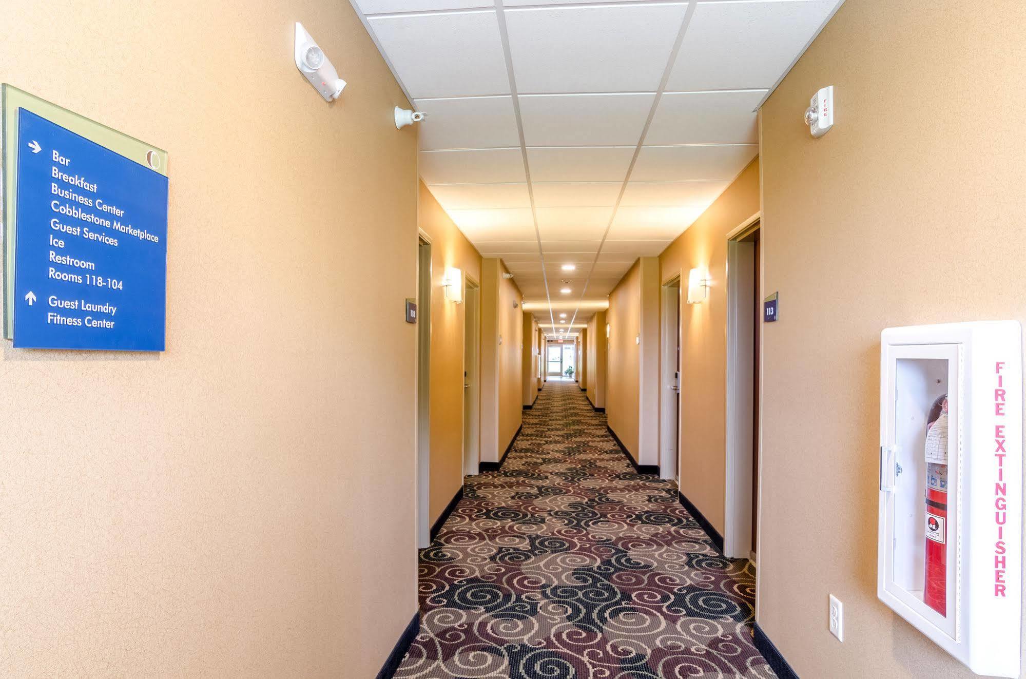 Cobblestone Inn & Suites - Oberlin Eksteriør billede